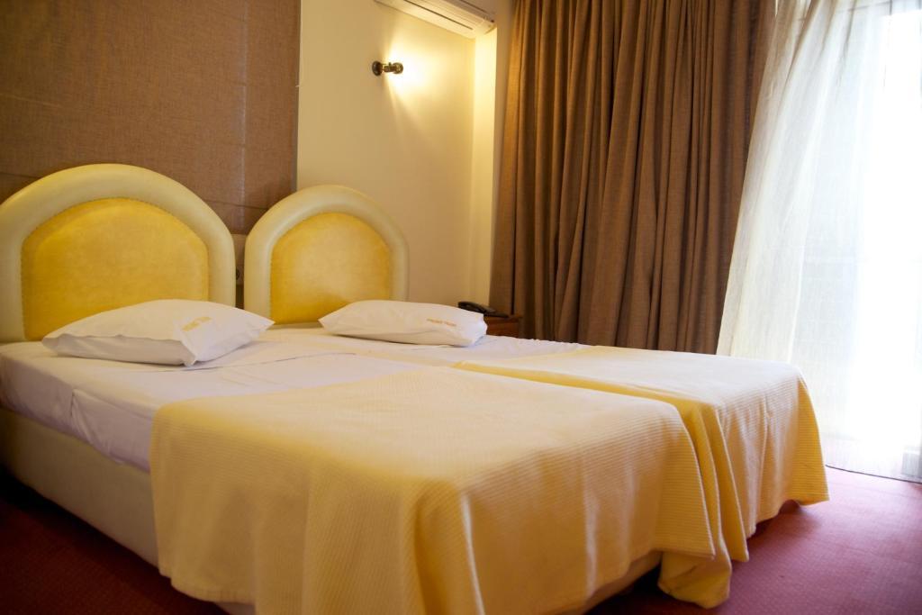 Hotel Drosia Месіні Екстер'єр фото
