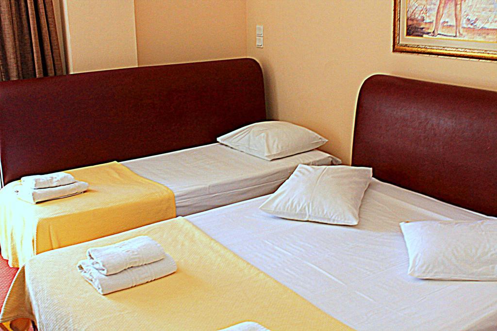 Hotel Drosia Месіні Екстер'єр фото