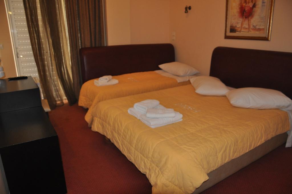 Hotel Drosia Месіні Екстер'єр фото