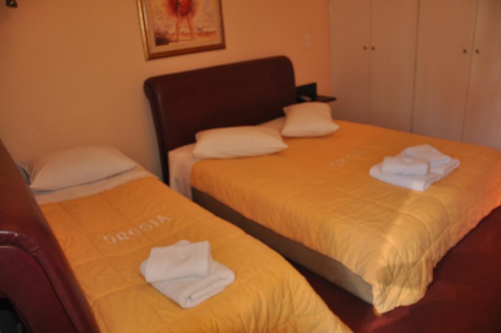 Hotel Drosia Месіні Екстер'єр фото